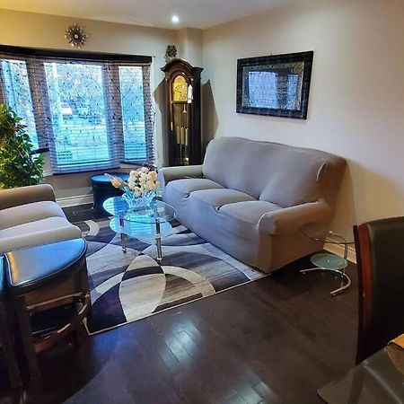 Apartament Beautiful House In Mississauga Zewnętrze zdjęcie